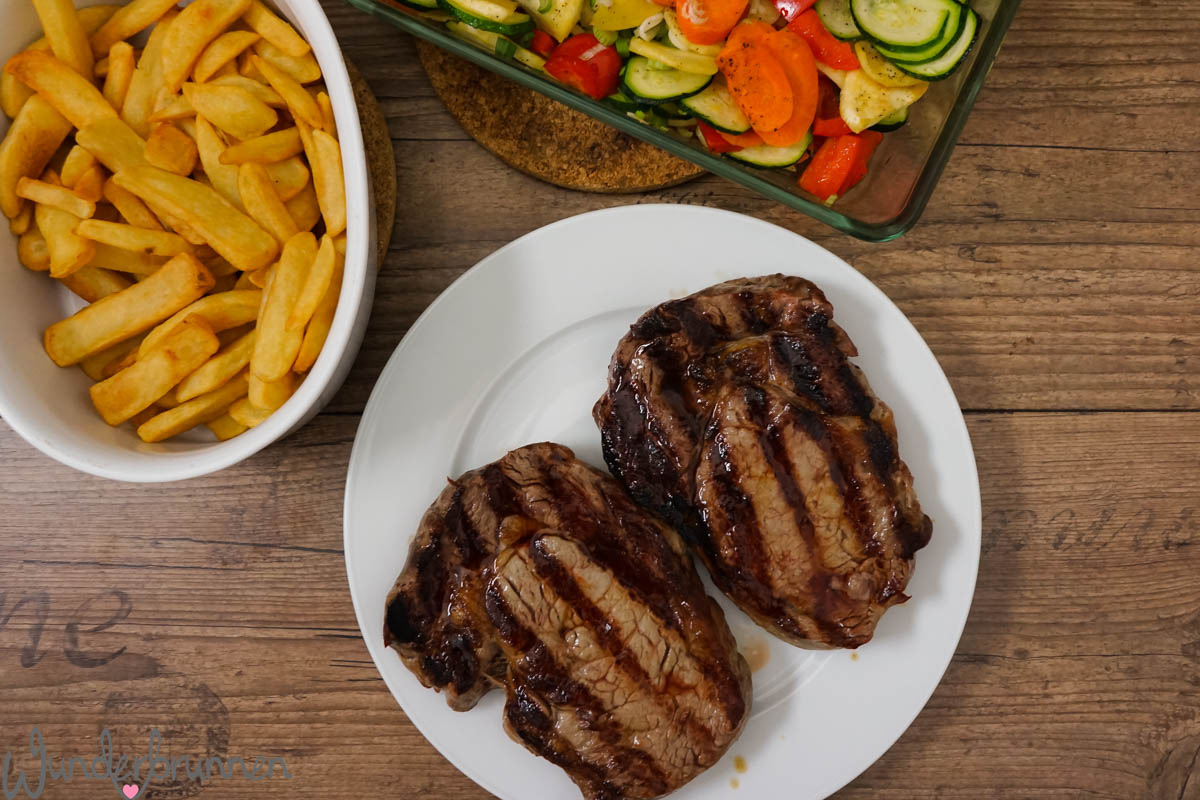 Ribeye-Steak, Ofengemüse und Pommes - Wunderbrunnen - Foodblog - Fotografie