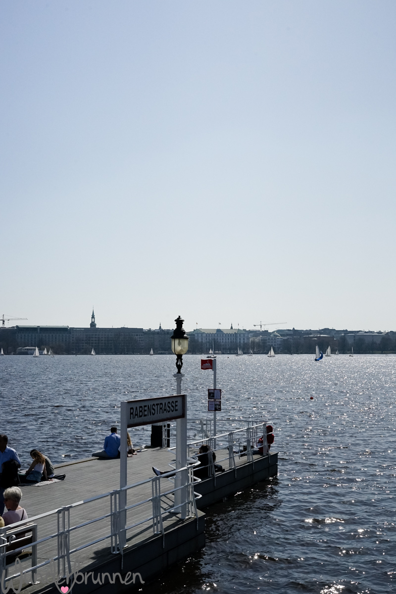 Ein Spaziergang um die Außenalster in Hamburg - - Wunderbrunnen - Foodblog - Fotografie