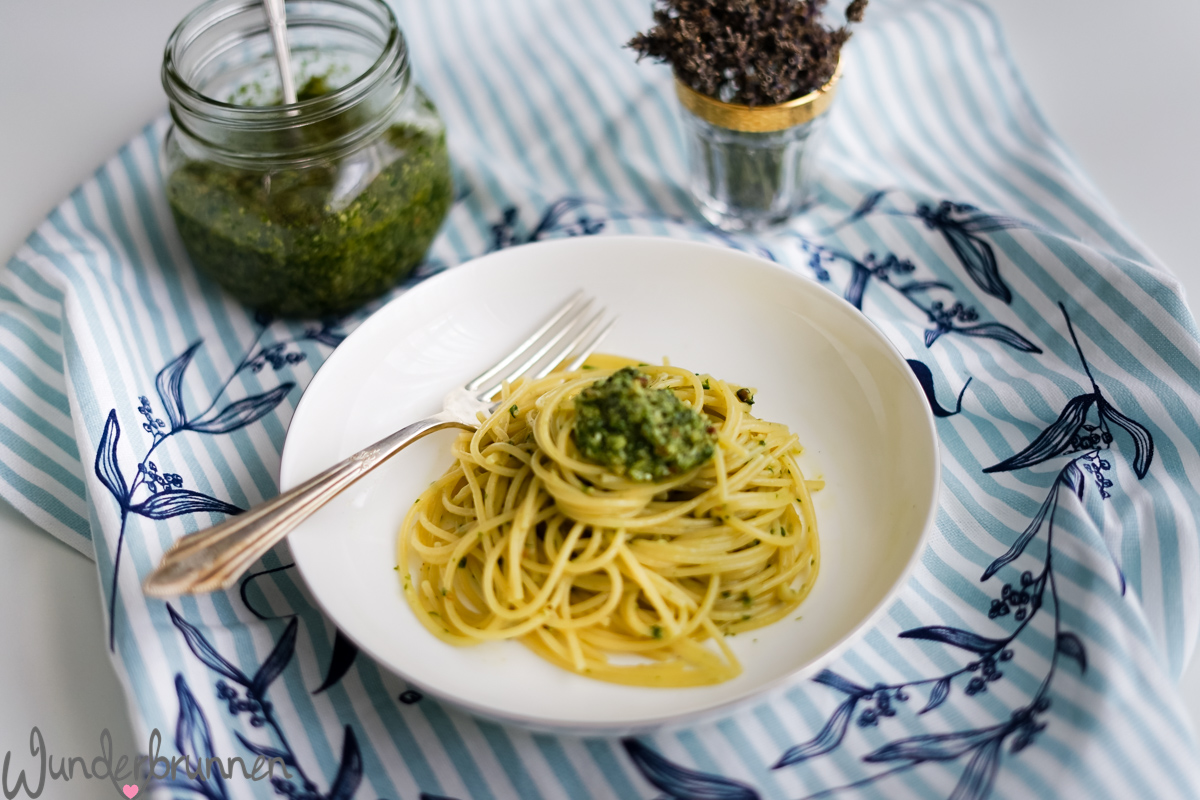 Pesto aus Radieschen-Grün - Wunderbrunnen - Foodblog - Fotografie